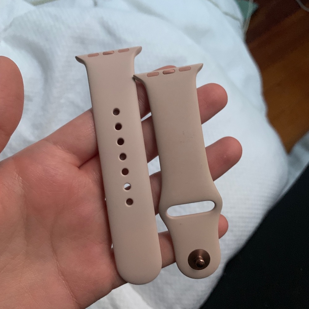 Apple Watch series 3, 38mm, GPS - Picture 3 of 3